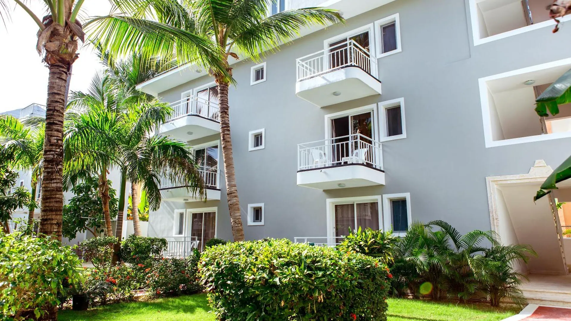 Tropicana Studios Playa Los Corales 푼타 카나